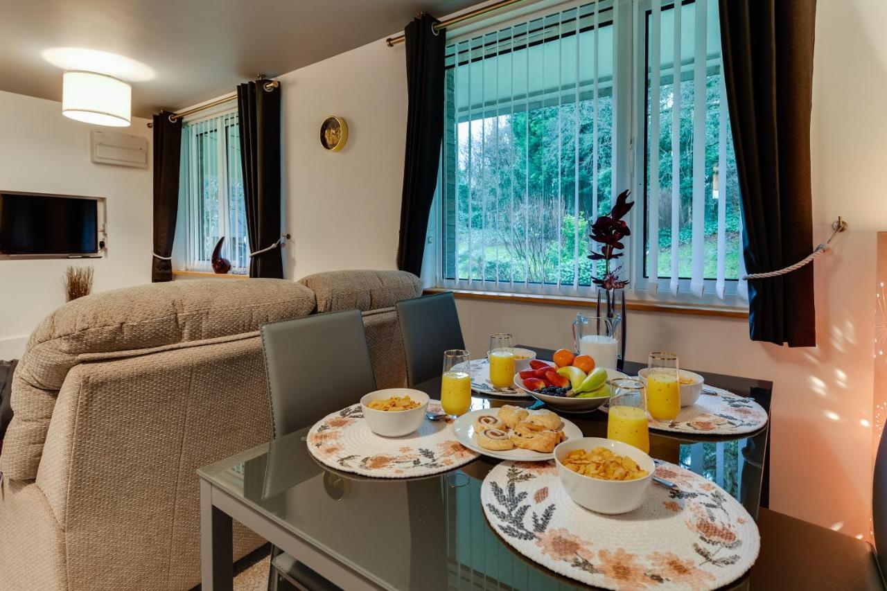 1 Bedroom Swinley Apartment L Free Parking L Wigan Royal Infirmary L Haigh Hall L Central Location ภายนอก รูปภาพ