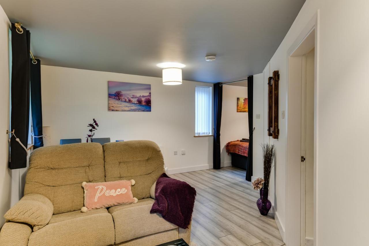 1 Bedroom Swinley Apartment L Free Parking L Wigan Royal Infirmary L Haigh Hall L Central Location ภายนอก รูปภาพ