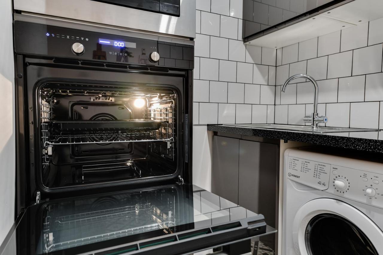 1 Bedroom Swinley Apartment L Free Parking L Wigan Royal Infirmary L Haigh Hall L Central Location ภายนอก รูปภาพ